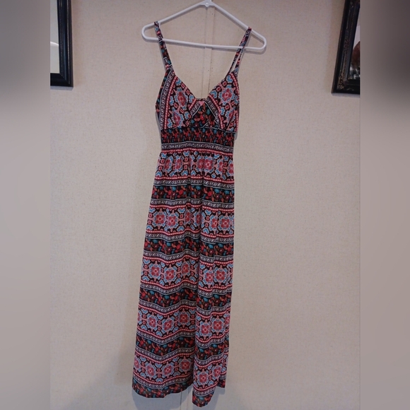 She's Cool Boho Maxi Dress Sz Medium Multicolor Pattern Adjustable Straps - Picture 1 of 5